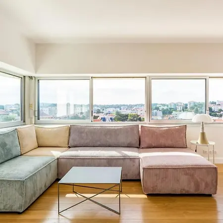 Bright 52m With Superb Panoramic View Apartment *